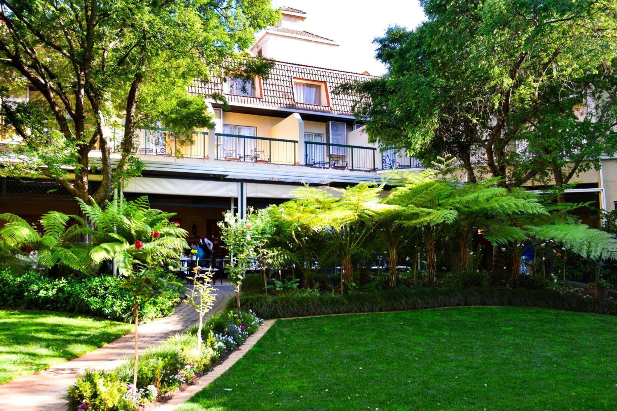 Protea Hotel By Marriott Johannesburg Balalaika סנדטון מראה חיצוני תמונה